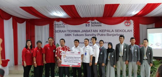 Lomba Debat Bahasa Inggris