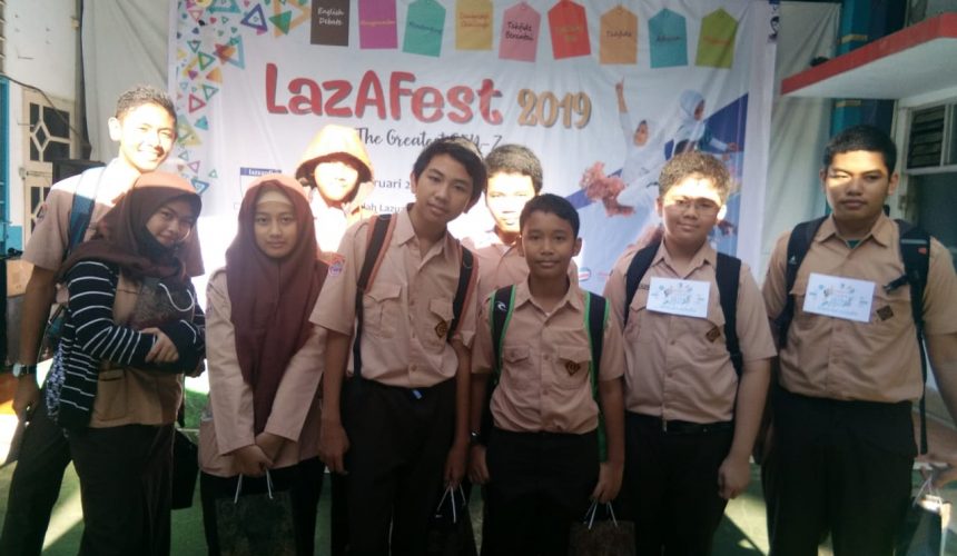 Juara 2 English Debate LazAFest 2019