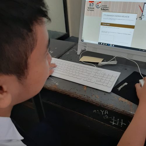 Pelaksanaan Penilaian Tengan Semester (PTS) Ganjil SMP Telkom Makassar TP 2019/2020