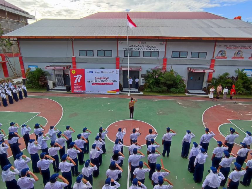 Upacara Peringatan HUT RI Ke-77 Tahun SMP Telkom Makassar