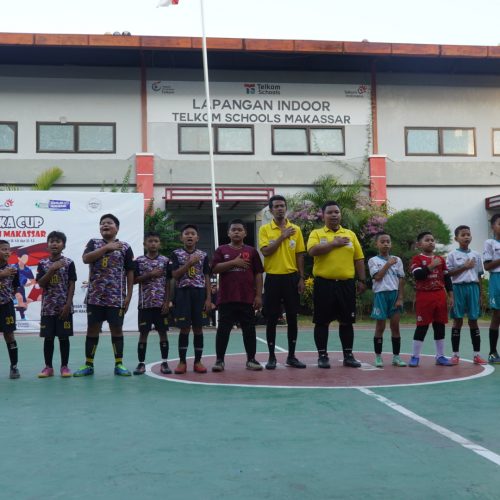 Ratusan Suporter Meriahkan Penutupan Merdeka Cup SMP Telkom Makassa