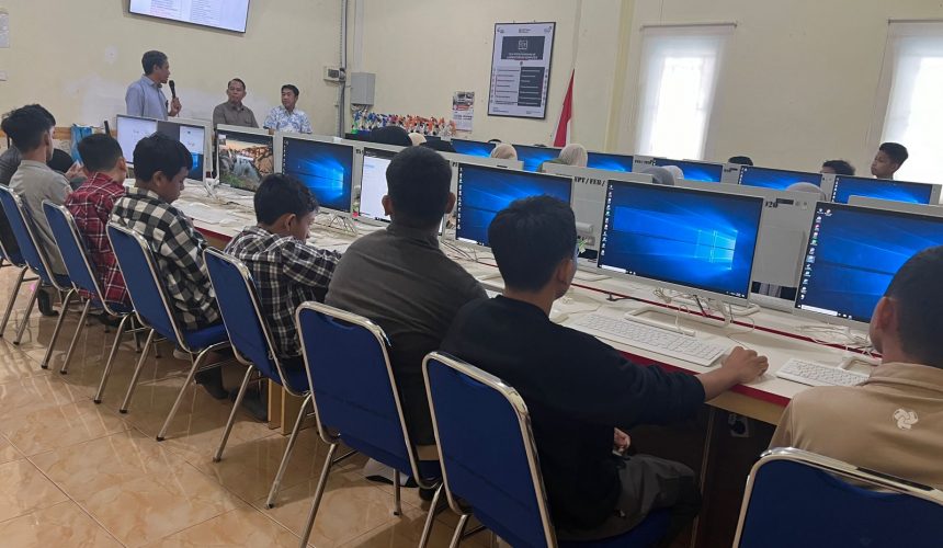 Pelatihan Thematic Academy untuk Siswa oleh Kominfo di SMP Telkom Makassar