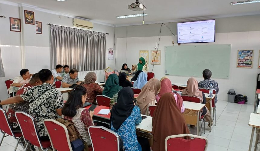 Berbagi Praktik Baik Melalui Komunitas Belajar Palapa SMP Telkom Makassar