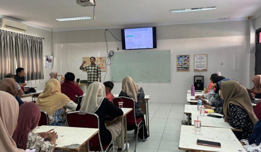 Berbagi Praktik Baik Melalui Komunitas Belajar Palapa SMP Telkom Makassar