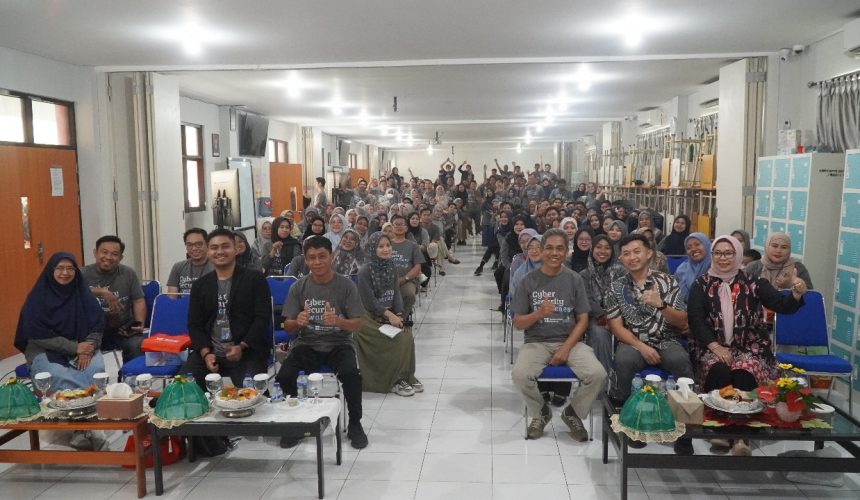 Pelatihan Cyber Security Awareness Guru dan Tendik Kawasan Pendidikan Telkom Makassar