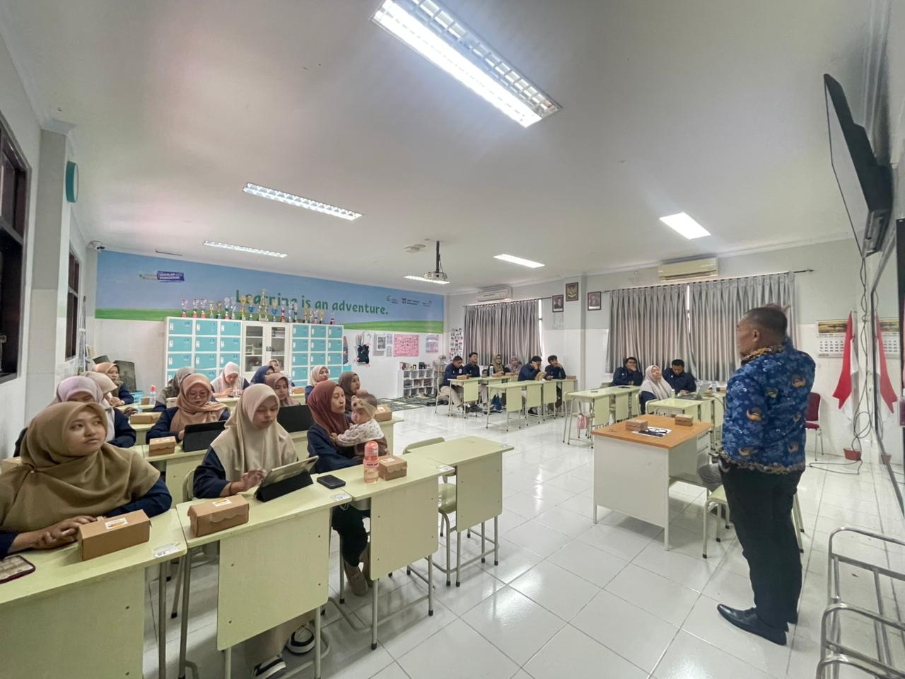 Sosialisasi Sistem Penjamin Mutu Internal (SPMI) di SMP Telkom Makassar