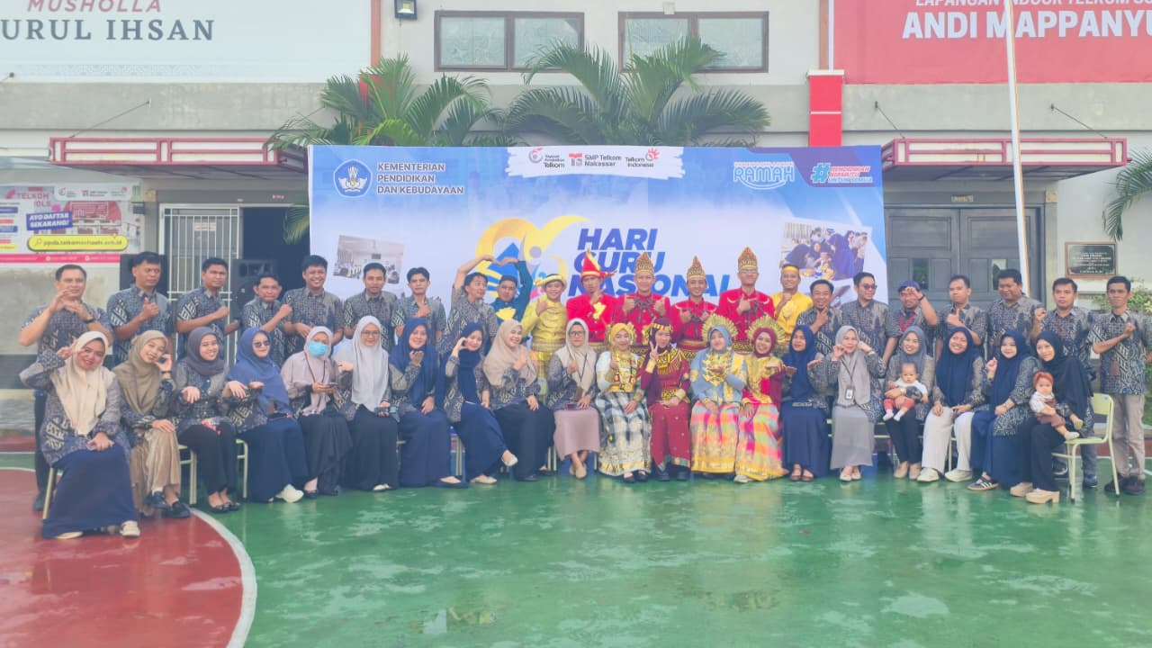 Upacara Peringatan Hari Guru Nasional SMP Telkom Makassar Tahun 2025